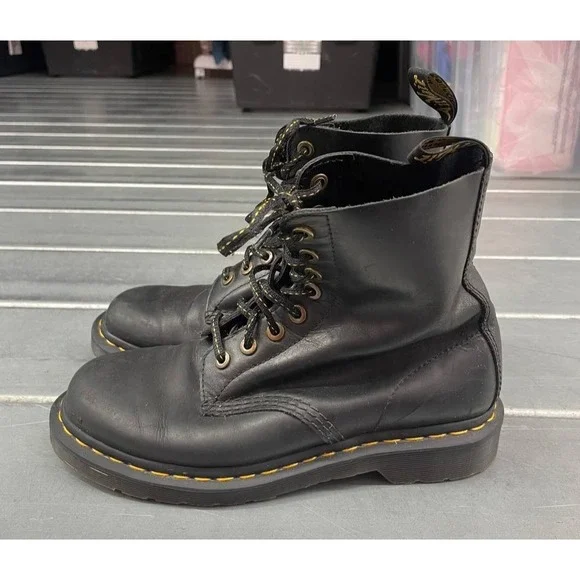 Dr. Martens 1460 Pascal Combat Boots Womens 7 Black Leather Lace Up - Picture 1 of 14